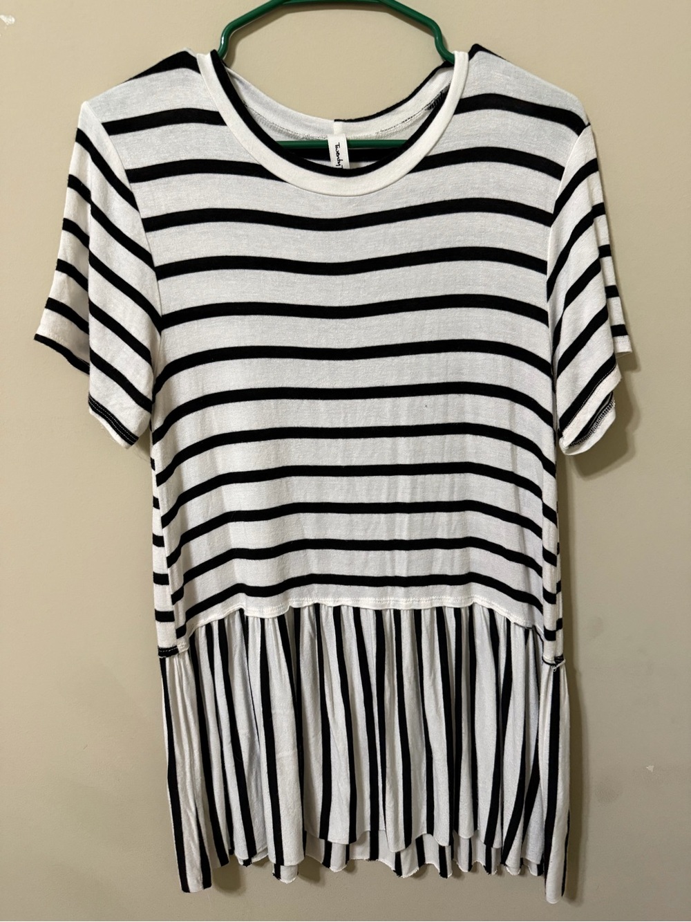 Twenty Ten large Black & White Striped Peplum Tee soft cozy preppy